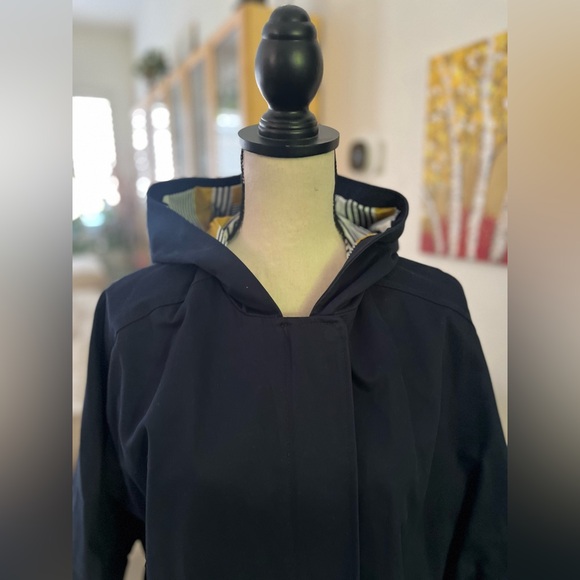 Old Navy - waterproof navy blue mid length rain jacket with hood - Picture 2 of 10